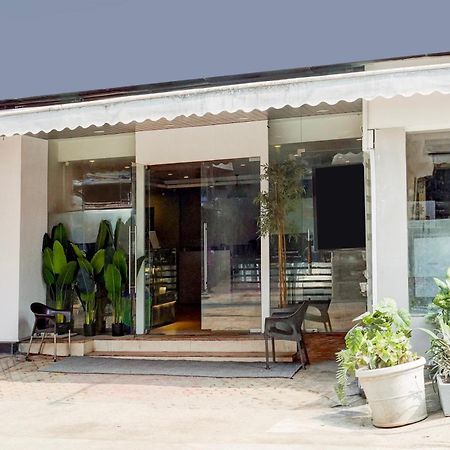 Super Townhouse Khar The Unicontinental Hotel Mumbai  Buitenkant foto