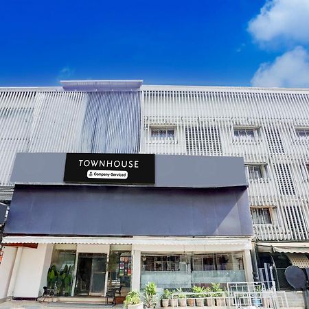 Super Townhouse Khar The Unicontinental Hotel Mumbai  Buitenkant foto