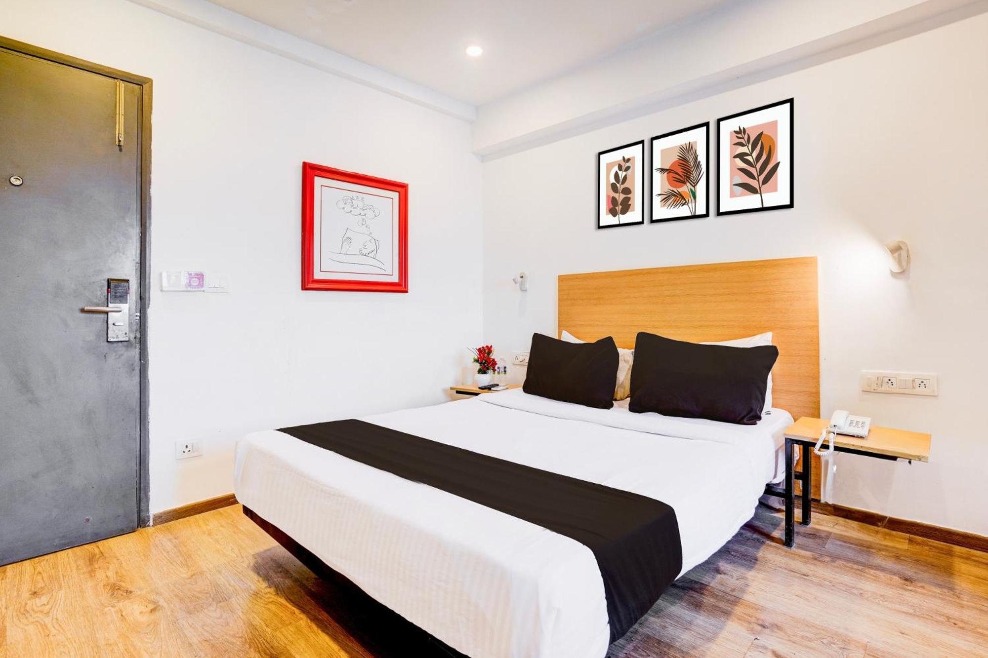 Super Townhouse Khar The Unicontinental Hotel Mumbai  Buitenkant foto
