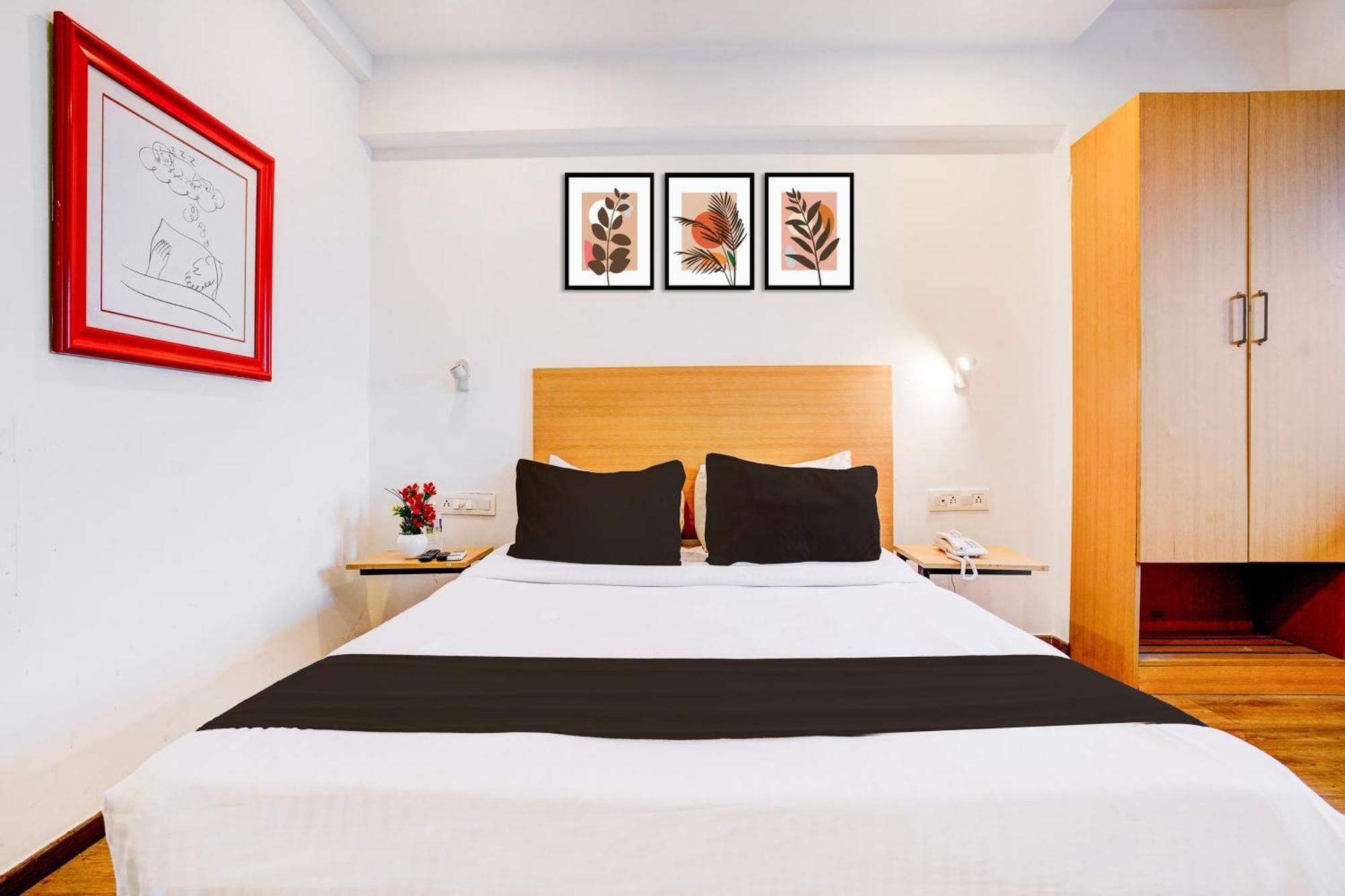 Super Townhouse Khar The Unicontinental Hotel Mumbai  Buitenkant foto