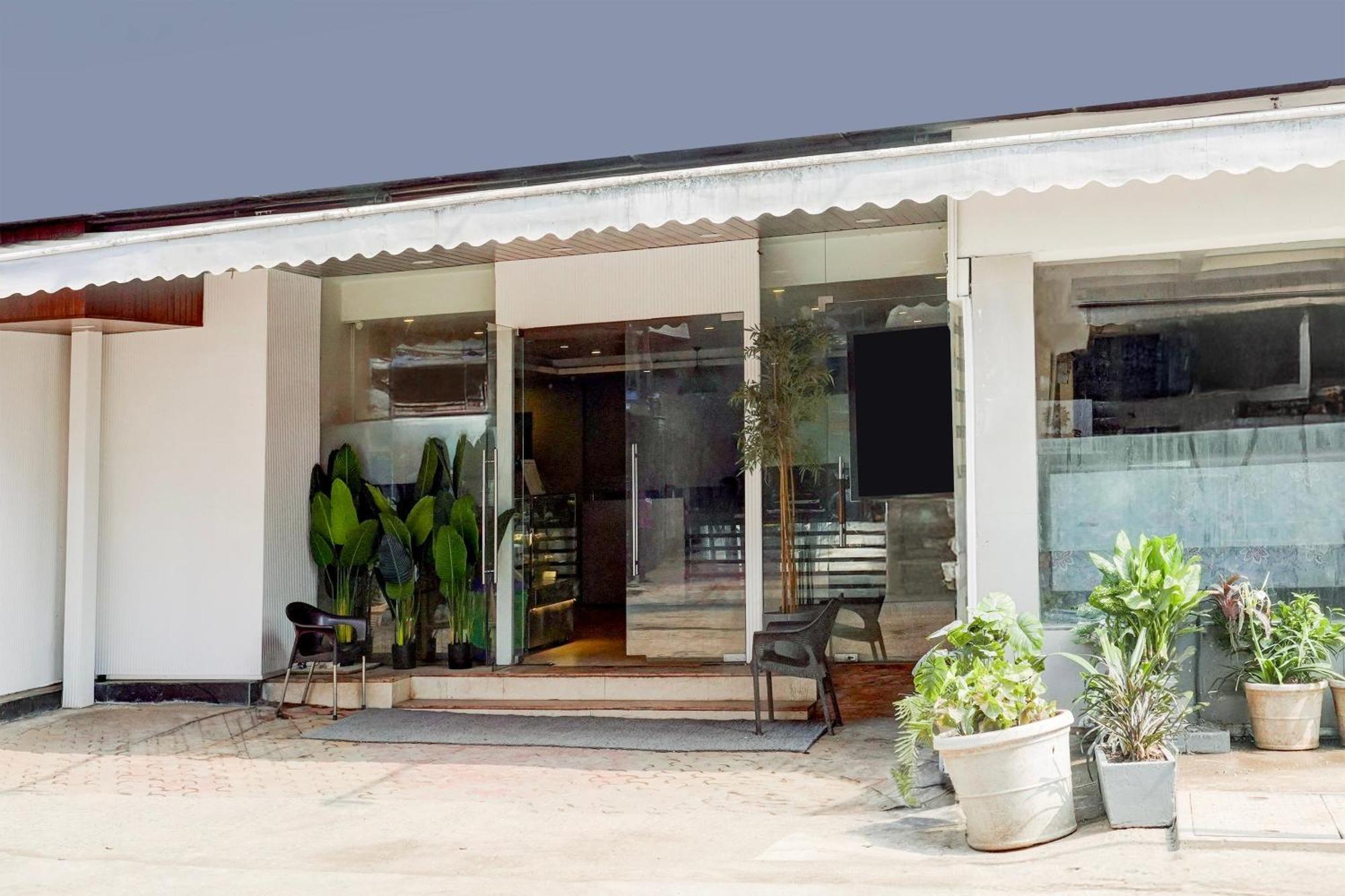 Super Townhouse Khar The Unicontinental Hotel Mumbai  Buitenkant foto