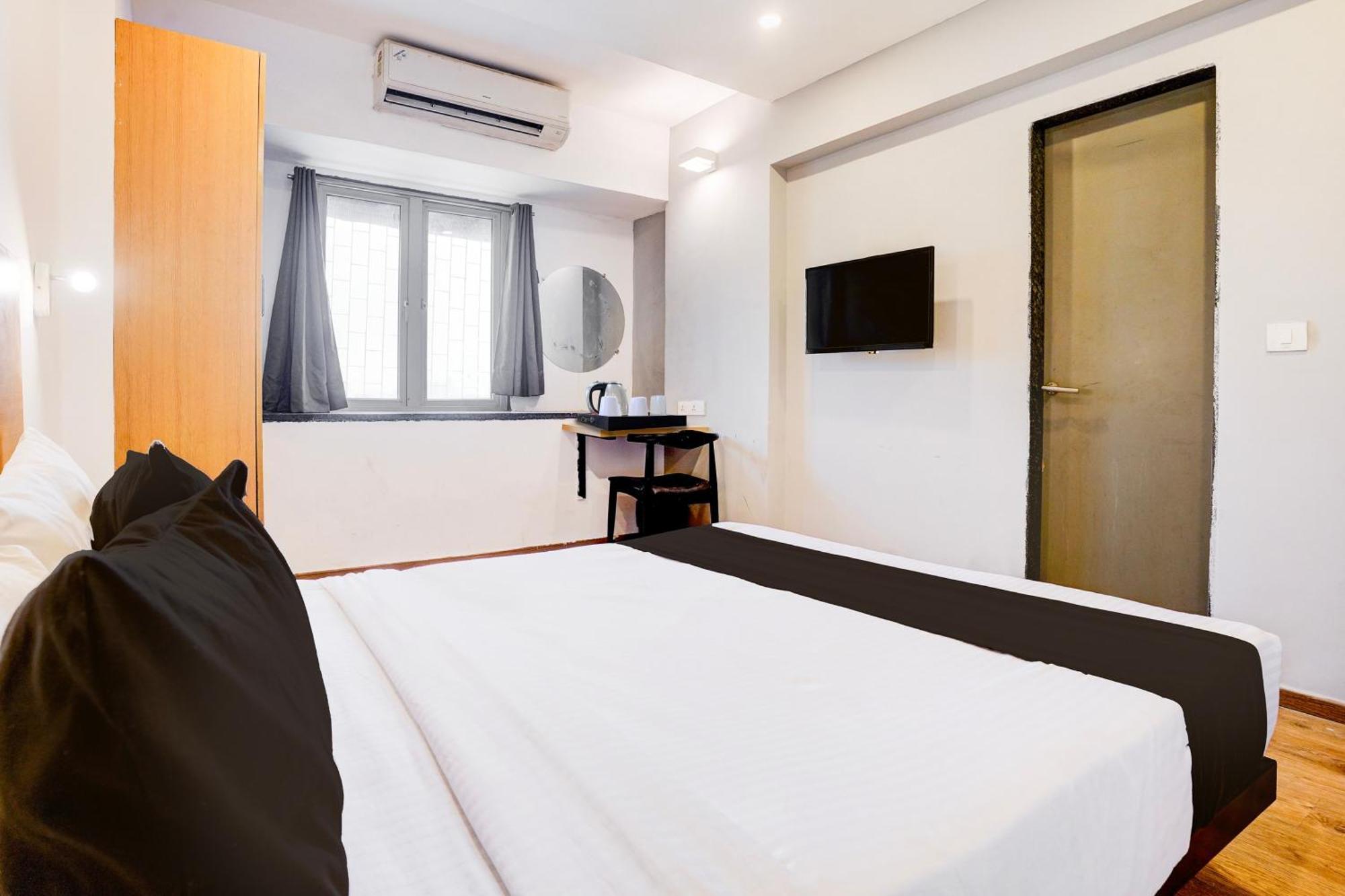 Super Townhouse Khar The Unicontinental Hotel Mumbai  Buitenkant foto