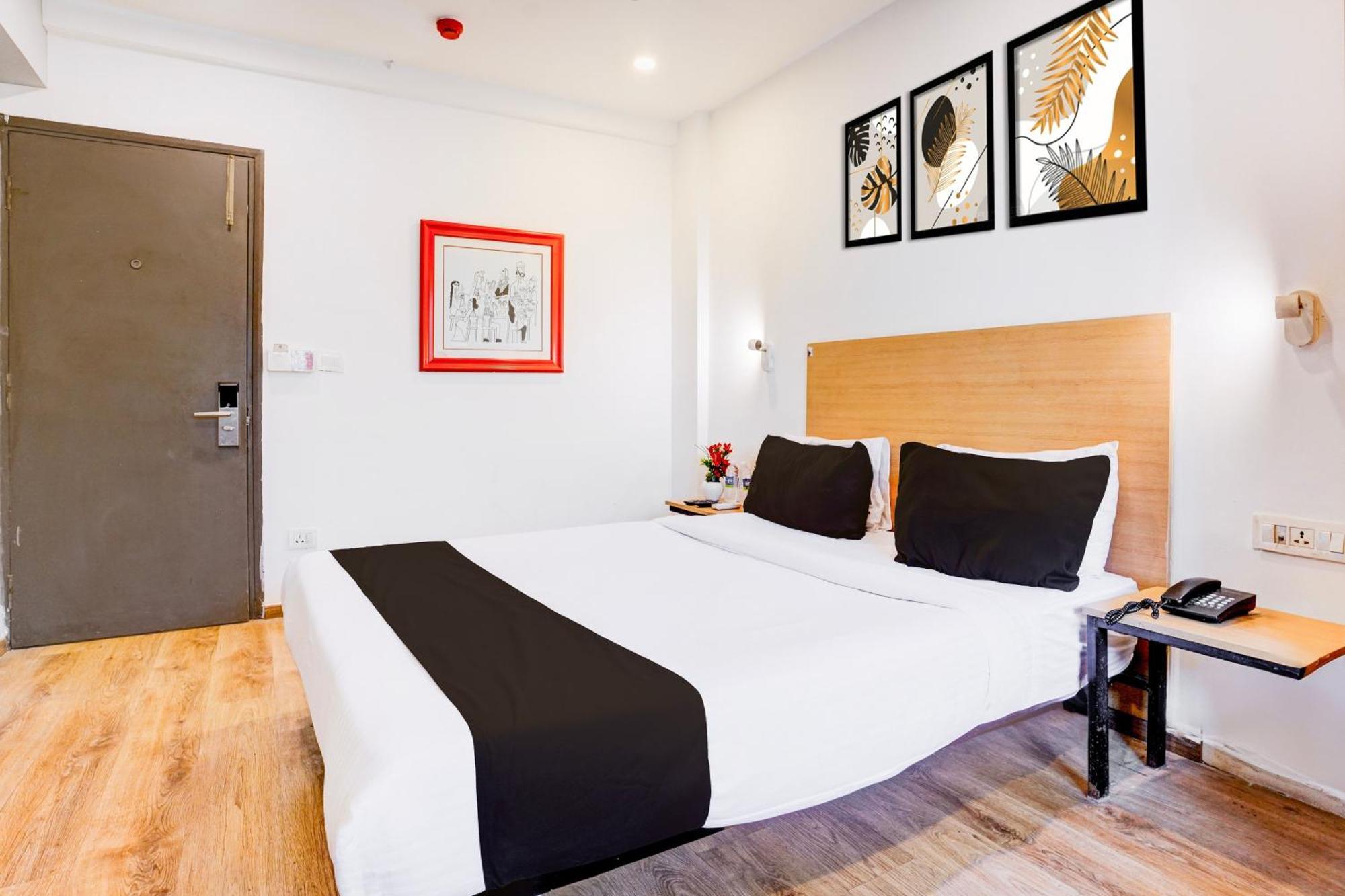 Super Townhouse Khar The Unicontinental Hotel Mumbai  Buitenkant foto