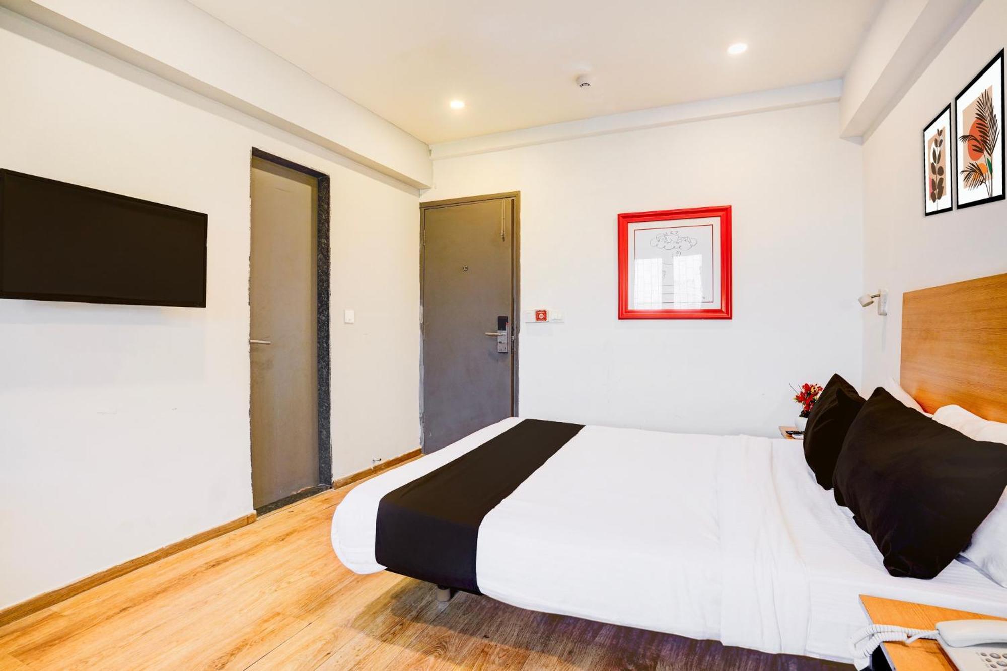 Super Townhouse Khar The Unicontinental Hotel Mumbai  Buitenkant foto
