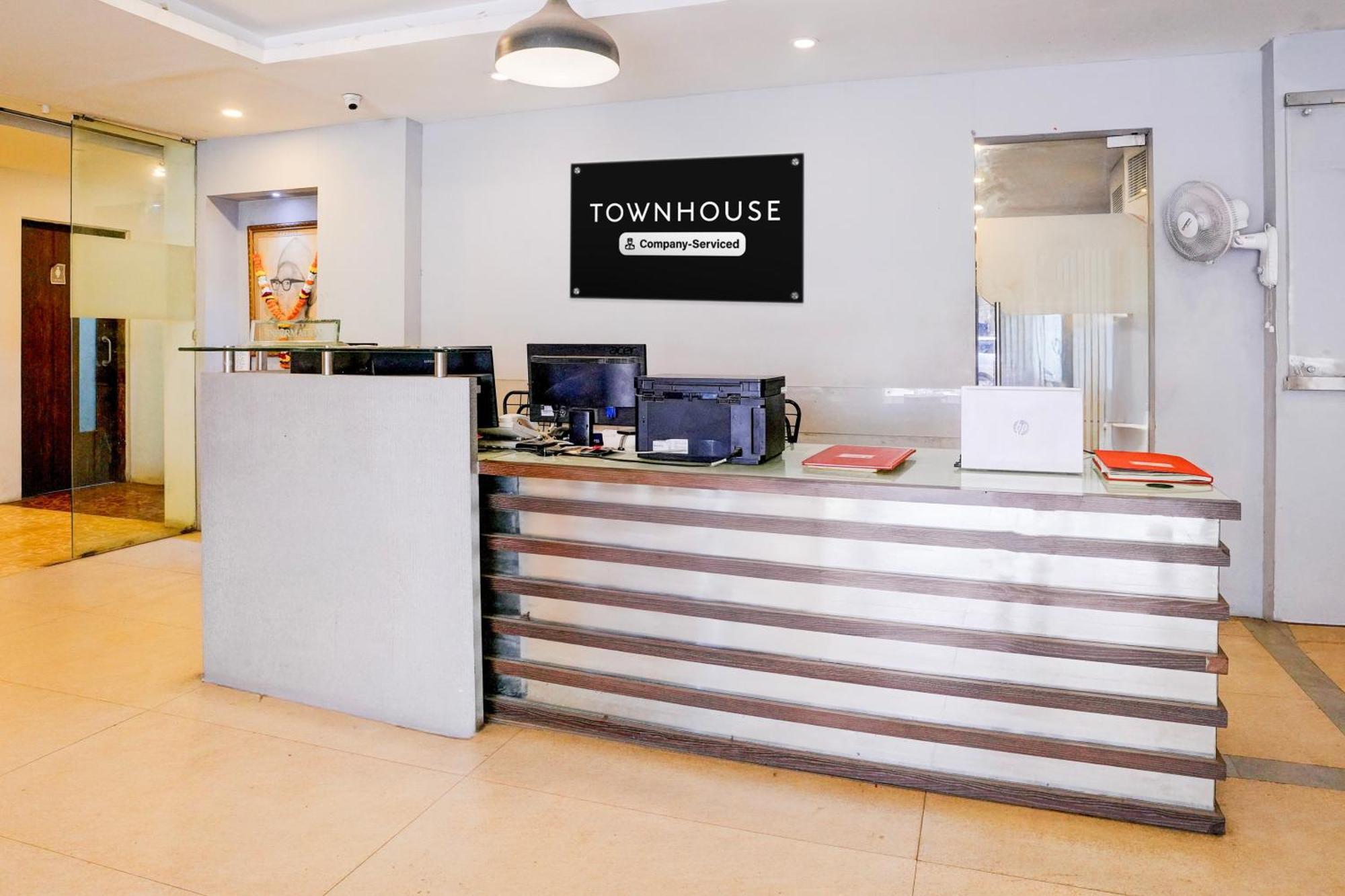 Super Townhouse Khar The Unicontinental Hotel Mumbai  Buitenkant foto