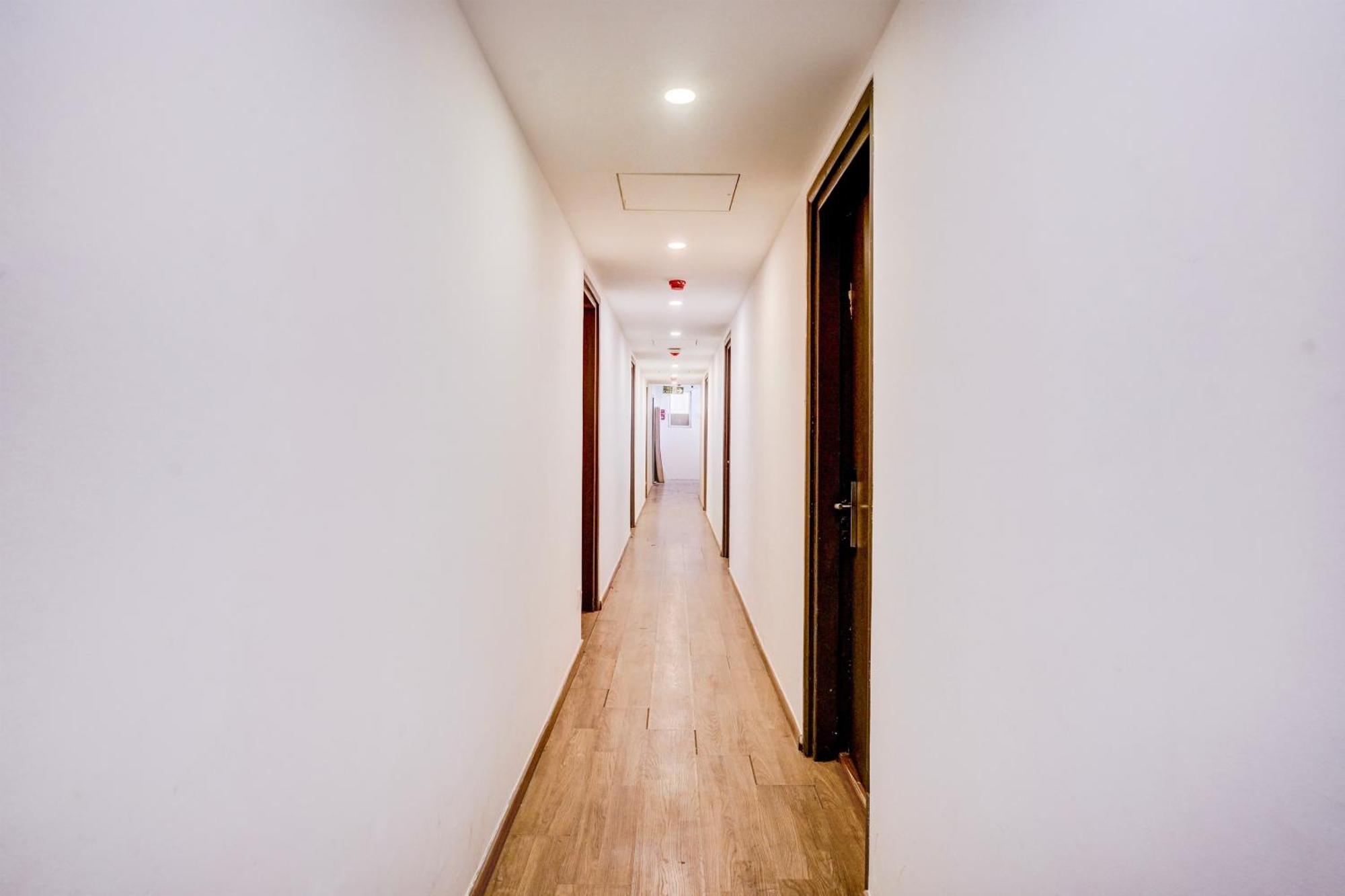 Super Townhouse Khar The Unicontinental Hotel Mumbai  Buitenkant foto
