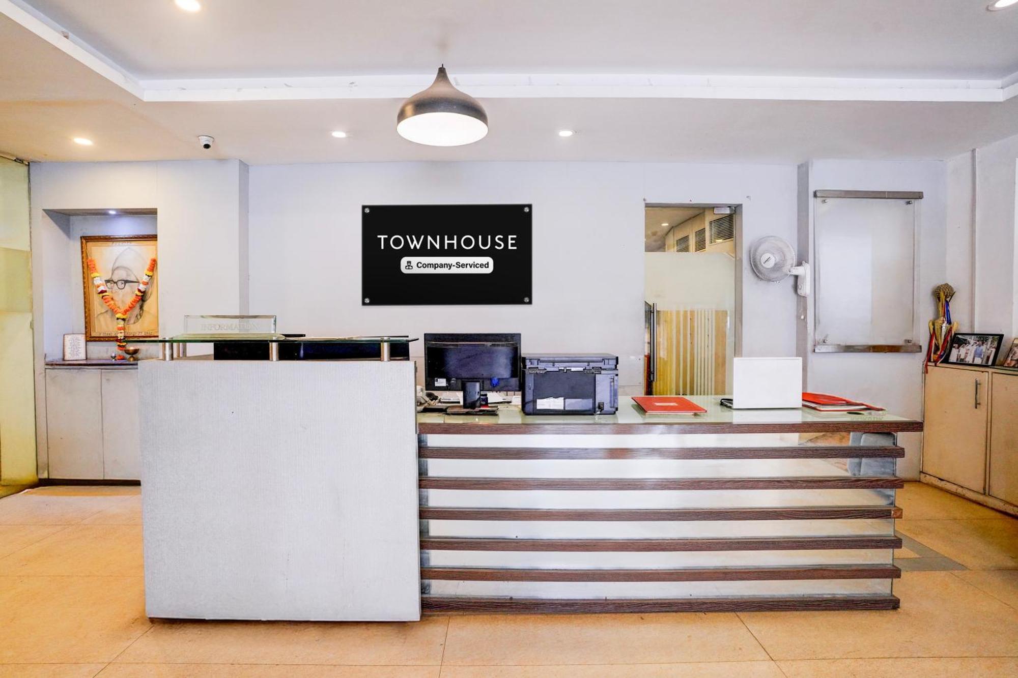Super Townhouse Khar The Unicontinental Hotel Mumbai  Buitenkant foto
