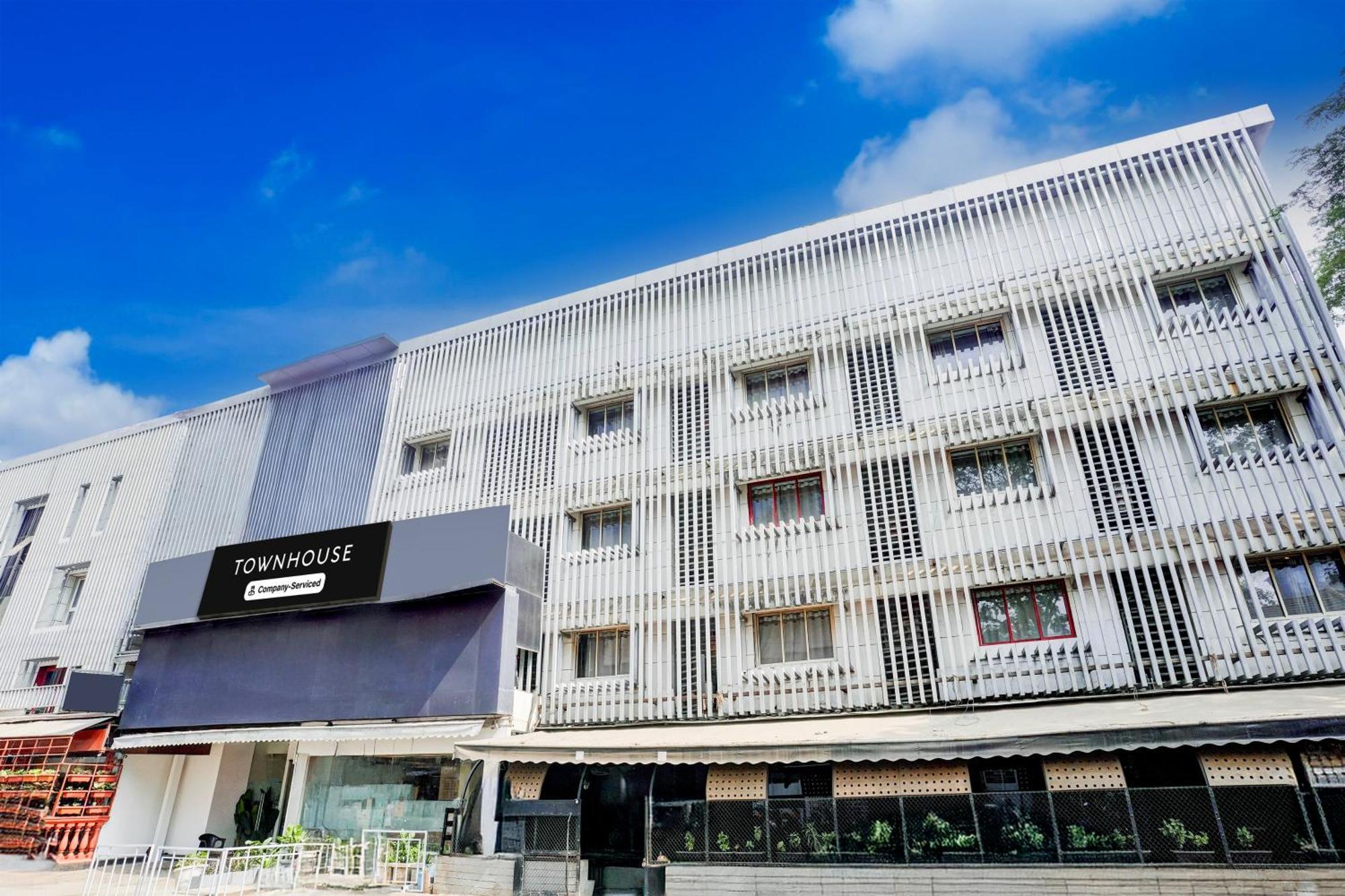 Super Townhouse Khar The Unicontinental Hotel Mumbai  Buitenkant foto